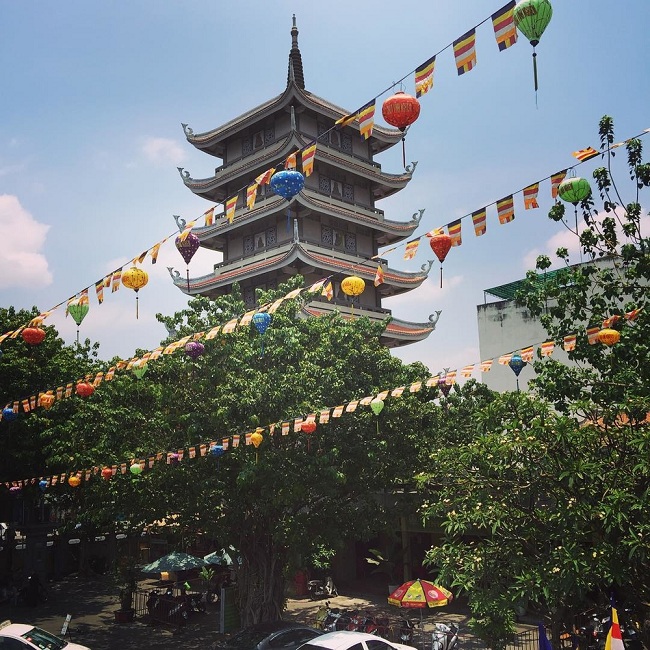 visit pagoda of ho chi minh city vinh nghiem pagoda tower